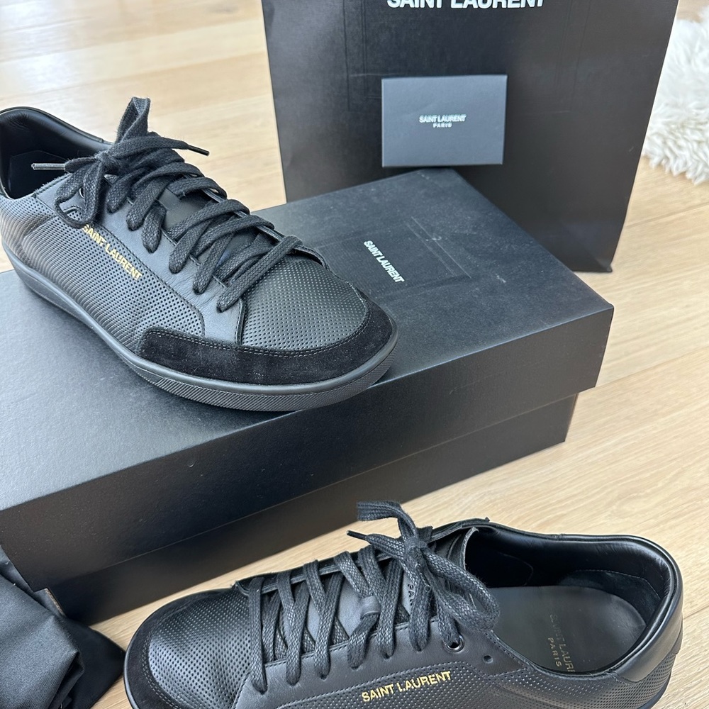Saint Laurent Andy Low-Top Leather Sneakers - Picture 6 of 10